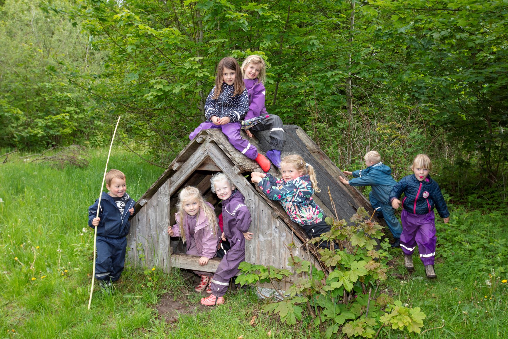 Glade børn fra Hulen